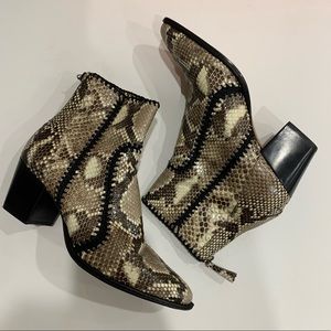 Alexandre Birman Benta Exotic Bootie